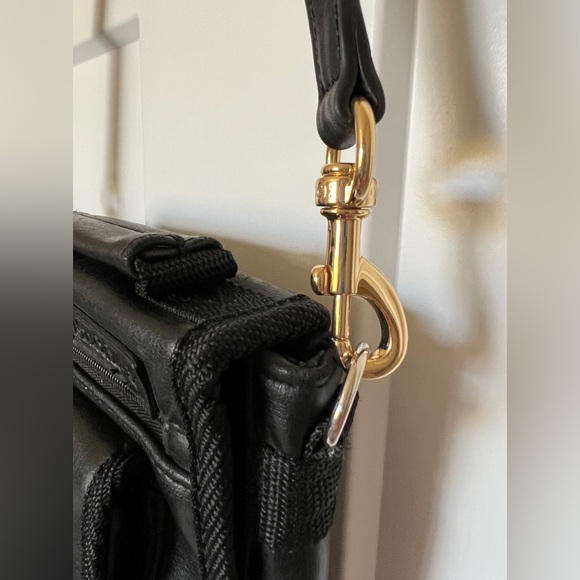 Mudd Y2K black crossbody lots of pockets and zippers, clean EUC - Picture 6 of 10